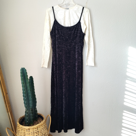 VINTAGE Rabbit Rabbit Rabbit Crushed Velvet Dress - Picture 2 of 9